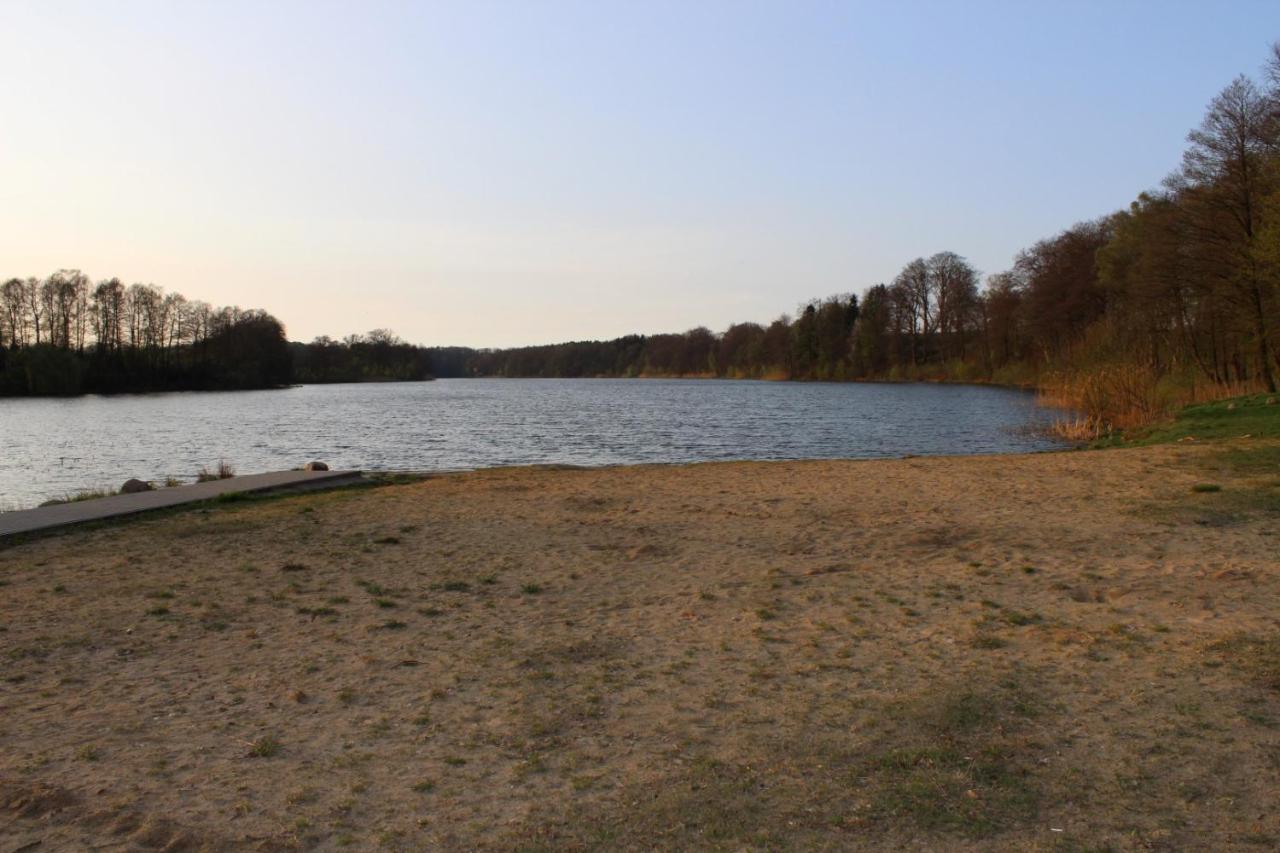 Domek nad jeziorem Bystrzyna Świdwin Zewnętrze zdjęcie