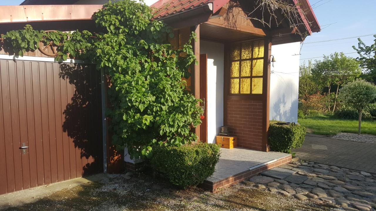 Domek nad jeziorem Bystrzyna Świdwin Zewnętrze zdjęcie
