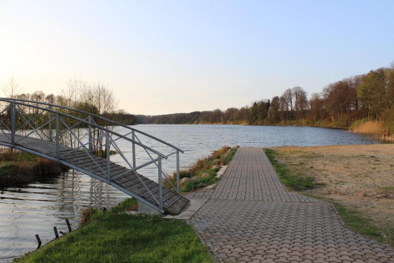 Domek nad jeziorem Bystrzyna Świdwin Zewnętrze zdjęcie