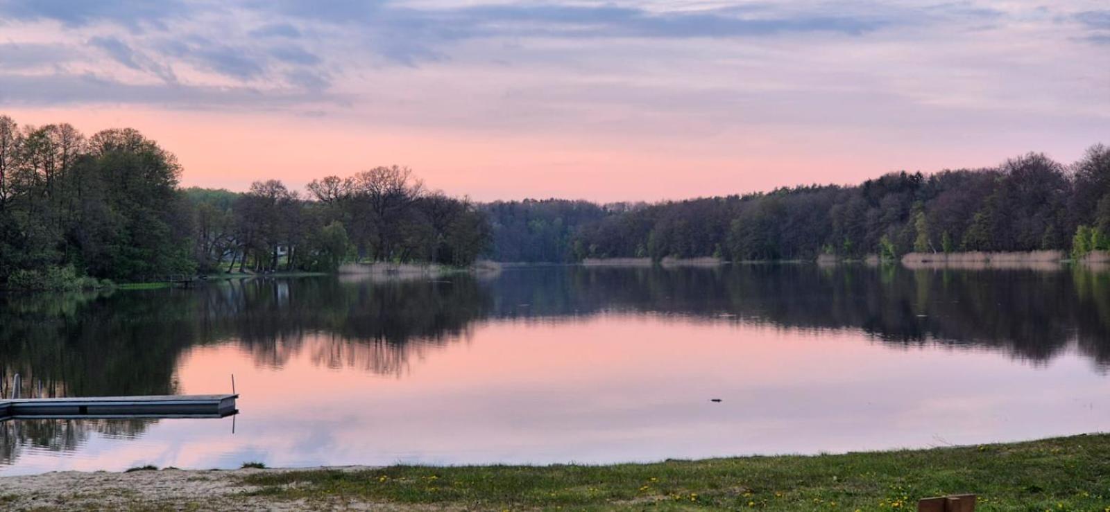 Domek nad jeziorem Bystrzyna Świdwin Zewnętrze zdjęcie