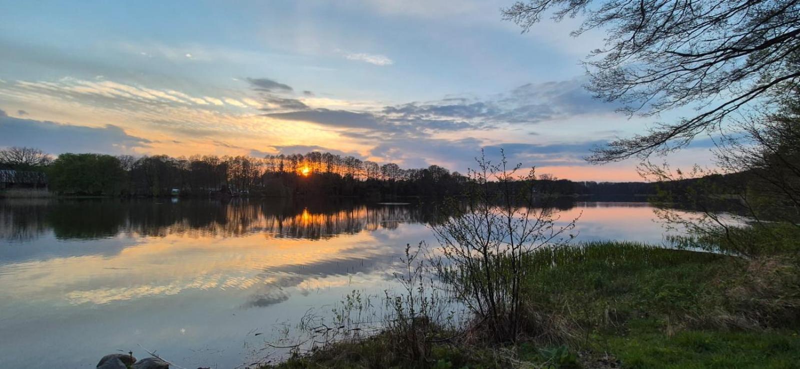 Domek nad jeziorem Bystrzyna Świdwin Zewnętrze zdjęcie